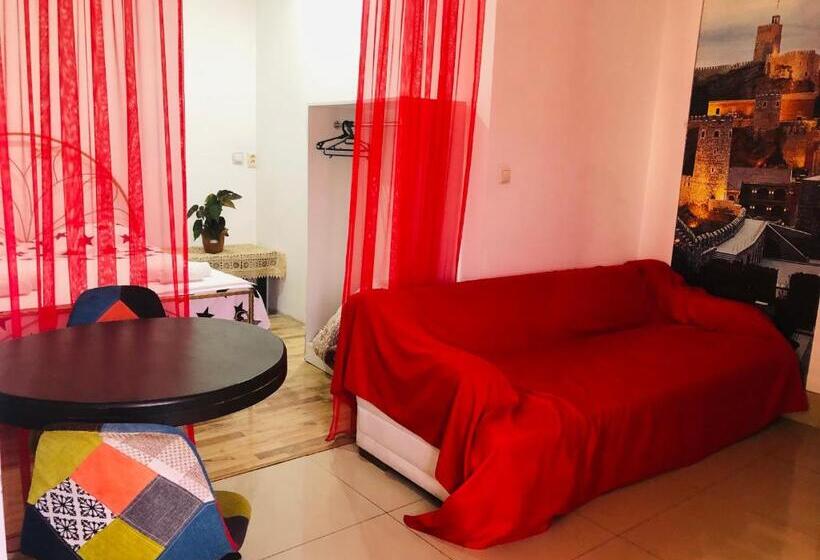 استودیوی استاندارد, Old Rabati