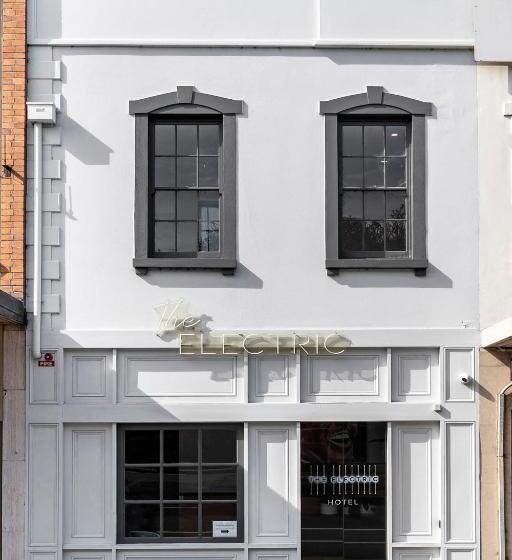 اتاق اکونومی, The Electric