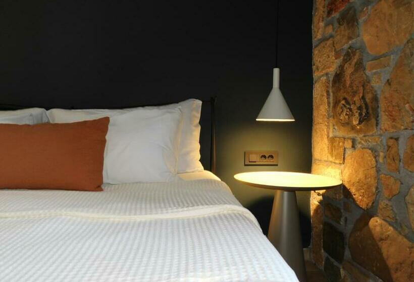 高级套房带海景, Yialasi