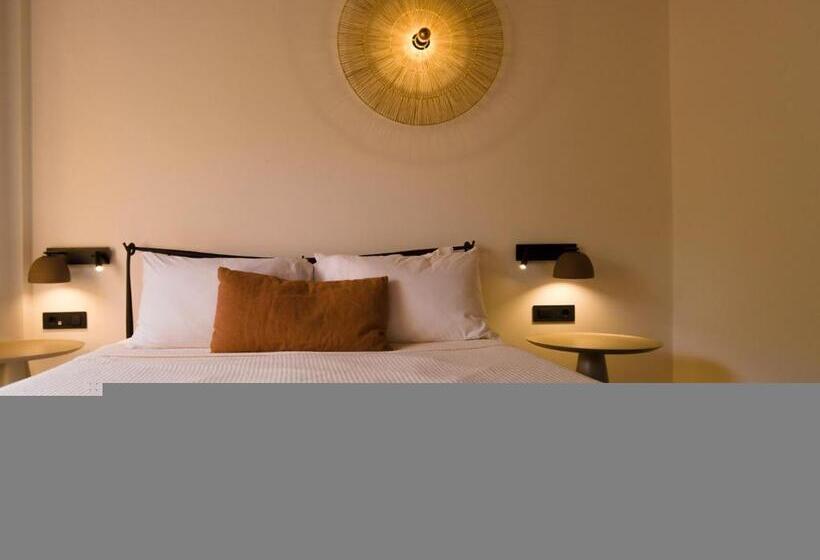 豪华海景房, Yialasi