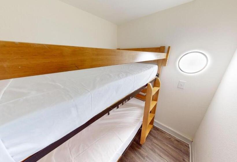 جناح, Willow Bay Resort