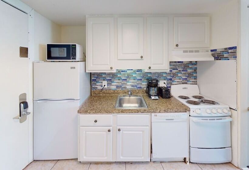 جناح, Willow Bay Resort