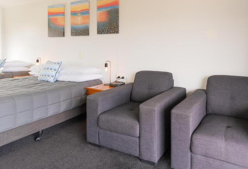 استودیوی استاندارد, Alexandra Heights Motel