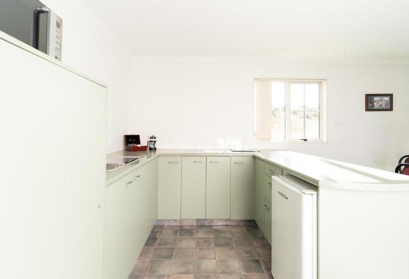 آپارتمان 2 خوابه, Alexandra Heights Motel