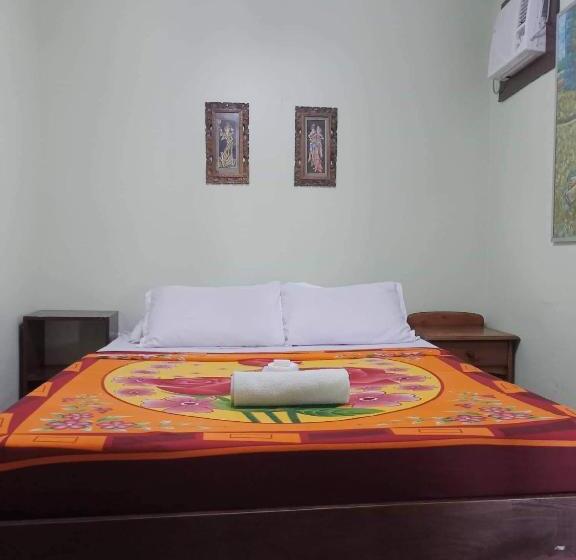 اتاق لوکس, Antonios Pension House