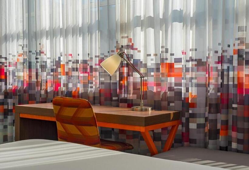 غرفة قياسية, Aloft Houston Downtown