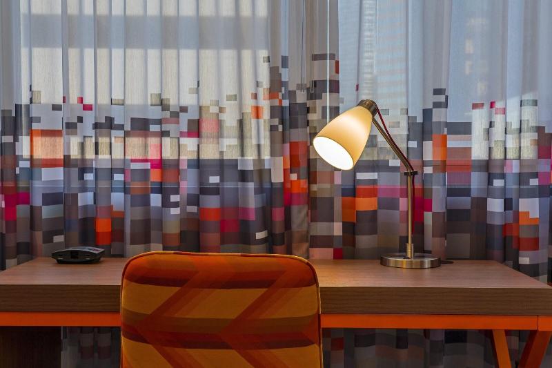 غرفة قياسية, Aloft Houston Downtown