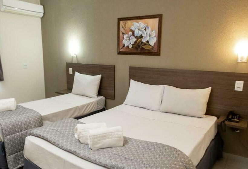 חדר סטנדרט לשלושה, Astor