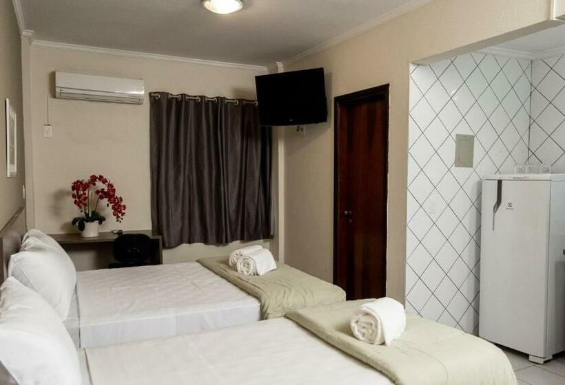 חדר סטנדרט לשלושה, Astor