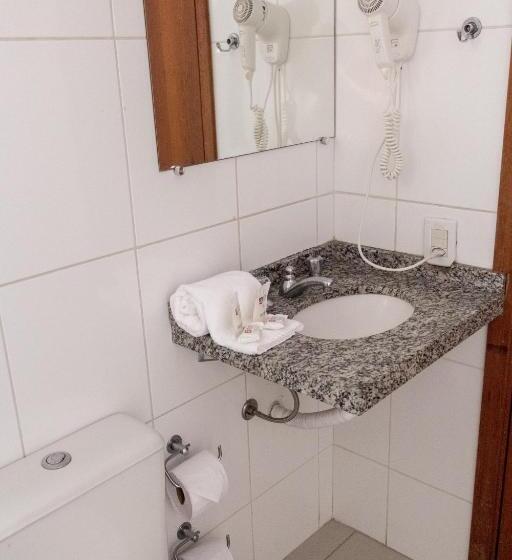 חדר סטנדרט לשלושה, Astor