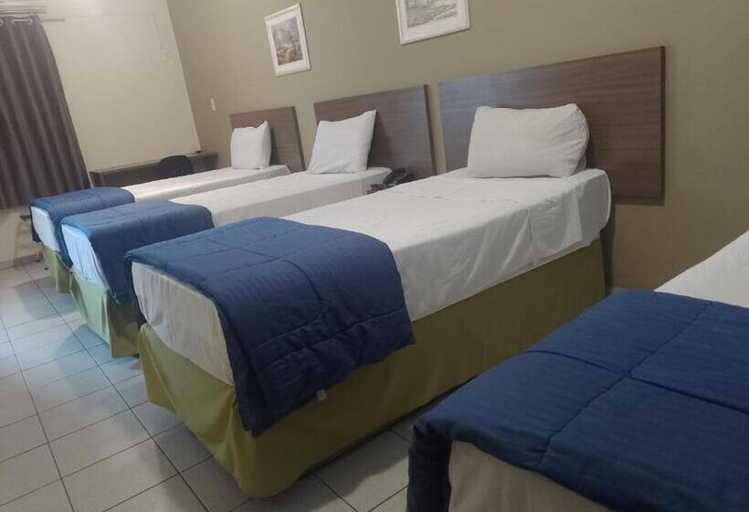 חדר סטנדרט לארבעה, Astor