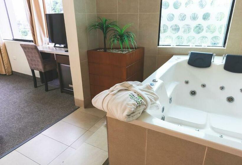 סוויטה עם ג'קוזי, Palmetto Hotel Business La Perla