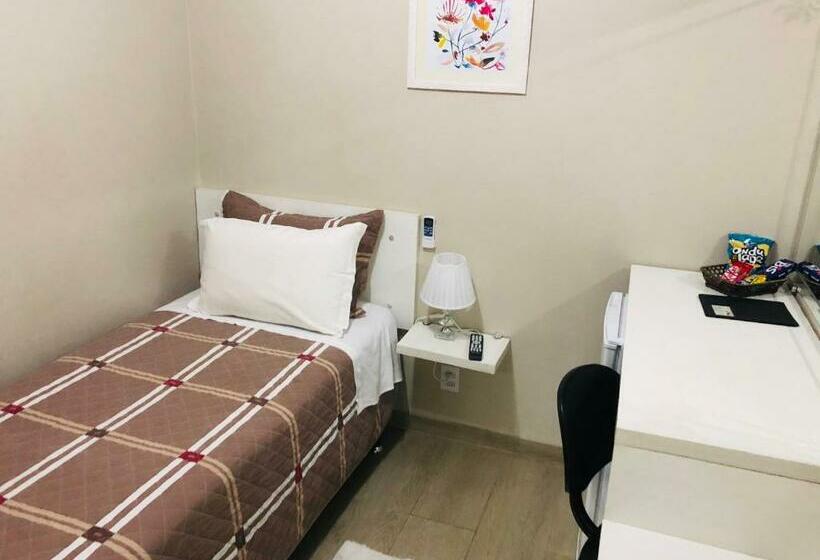 标准单人间, Westphal