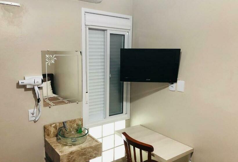 标准单人间, Westphal