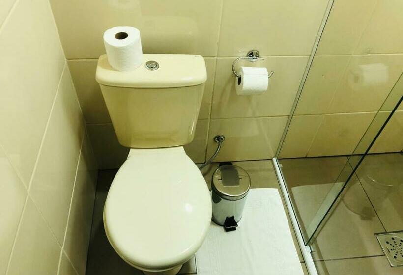 标准单人间, Westphal