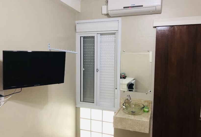 标准单人间, Westphal