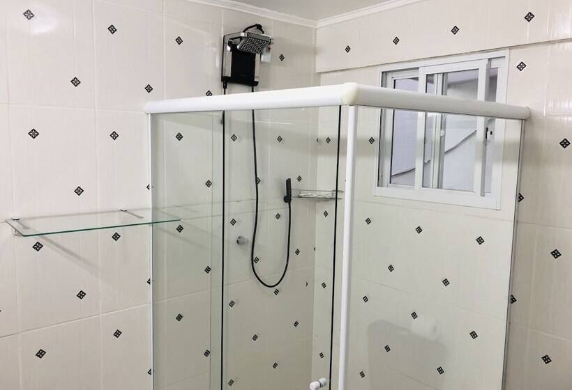 高品质的四人房间, Westphal