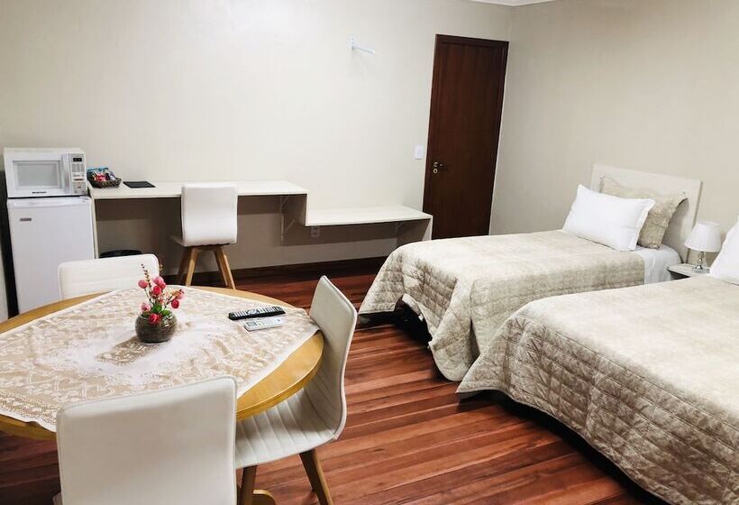 高品质的四人房间, Westphal