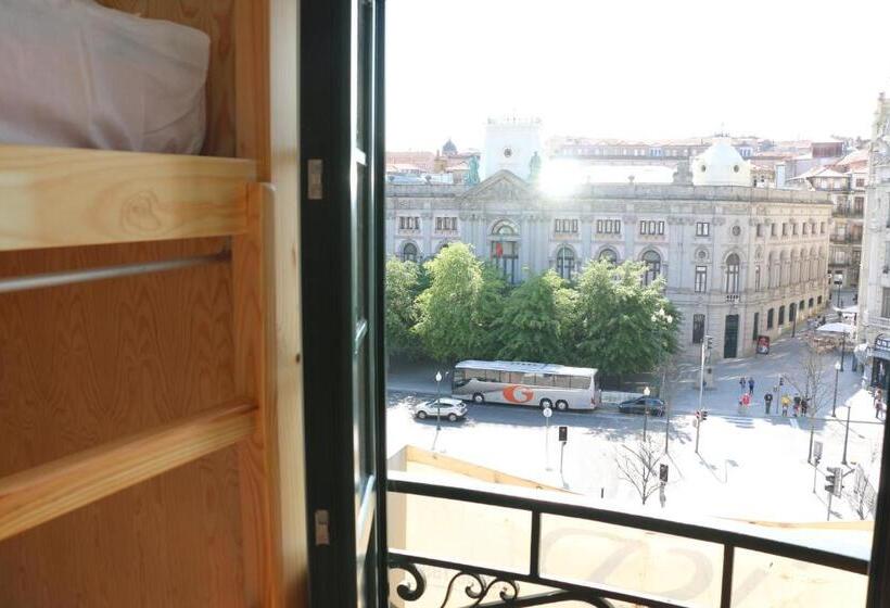 سرير فى غرفة مشتركه, Nice Way Porto Hostel
