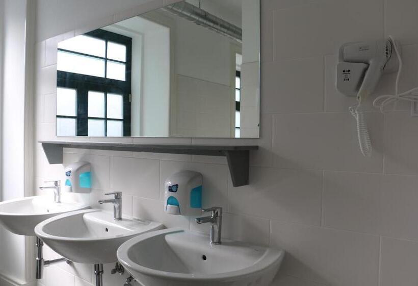 سرير فى غرفة مشتركه, Nice Way Porto Hostel