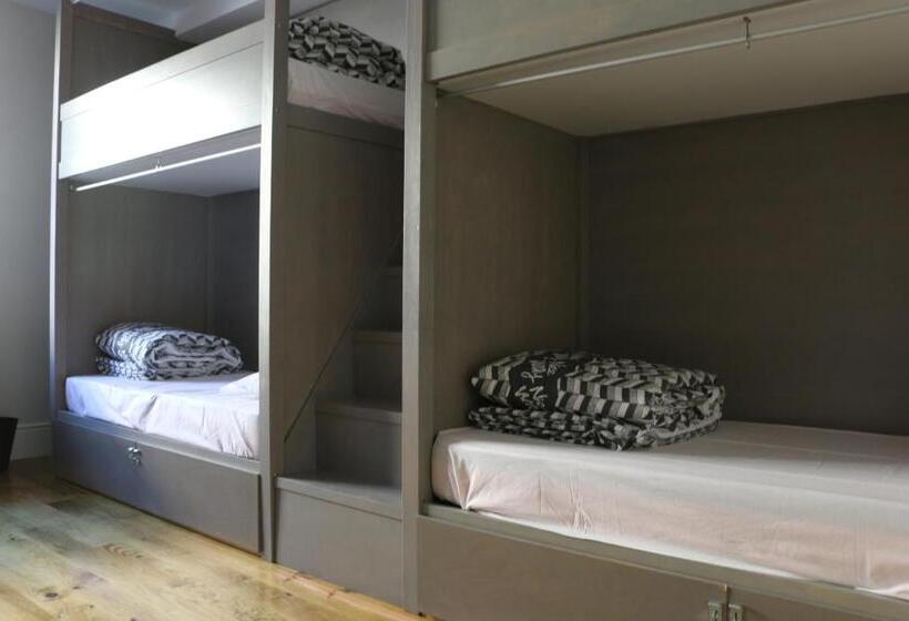 سرير فى غرفة مشتركه, Nice Way Porto Hostel