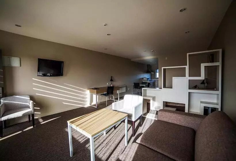 Superior-studio, Northstar Motel