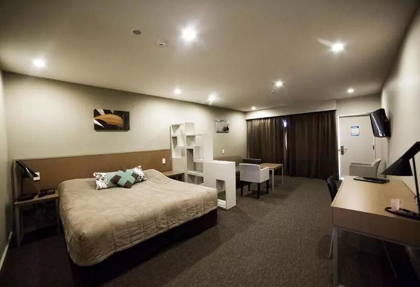 Superior-studio, Northstar Motel