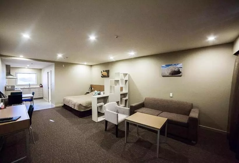 Superior-studio, Northstar Motel