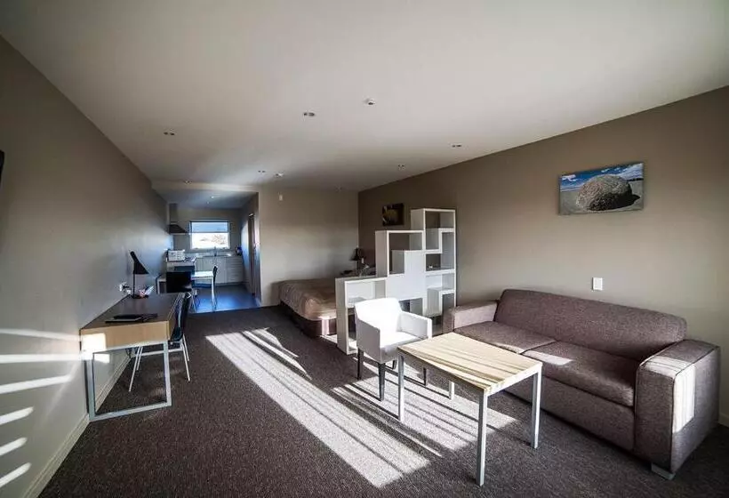 Superior-studio, Northstar Motel