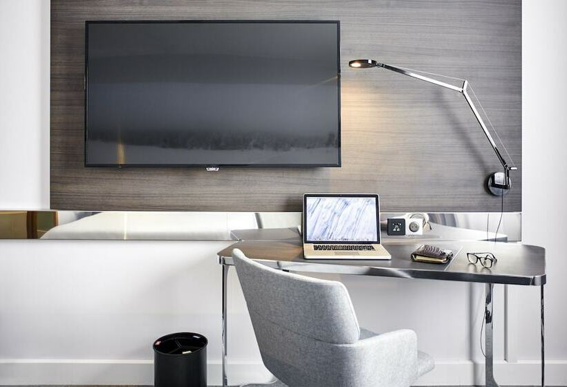 Номер Superior, Novotel London Canary Wharf