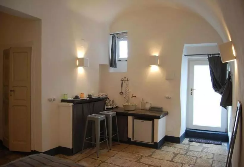 استودیو خانوادگی, I 7 Archi Guest House