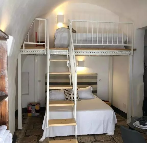 استودیو خانوادگی, I 7 Archi Guest House