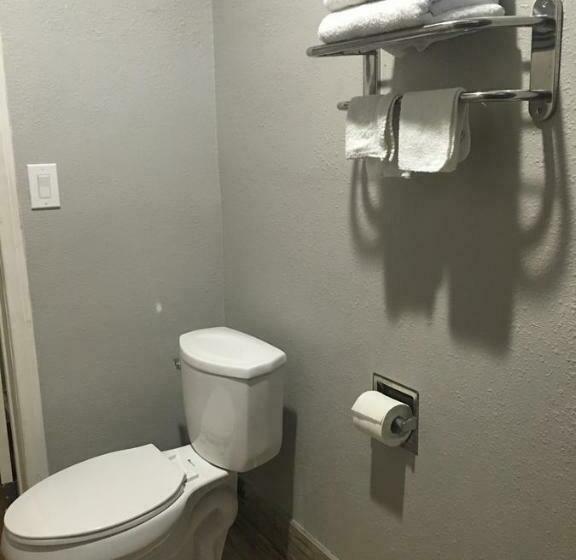 غرفة قياسية, Town House Motel