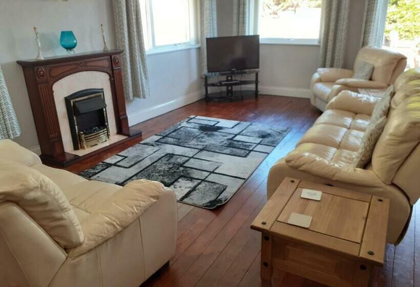 １ベッドルームハウス, Elmbank Accommodation