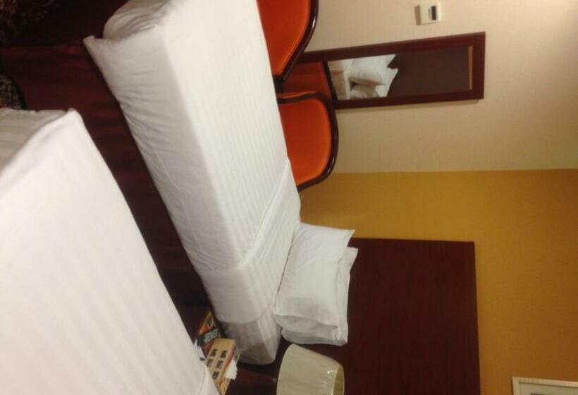 חדר סטנדרט לשלושה, Al Aseel Hawazen