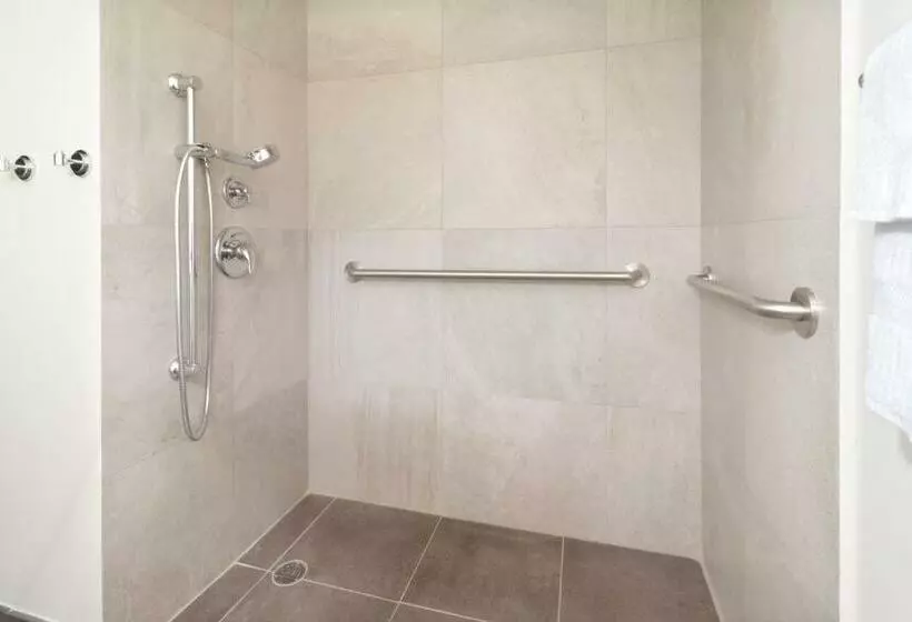 キングサイズベッドのスイートルーム, Candlewood Suites   Queretaro Juriquilla, An Ihg