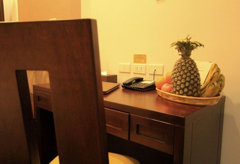 اتاق لوکس, Coron Soleil Garden Resort