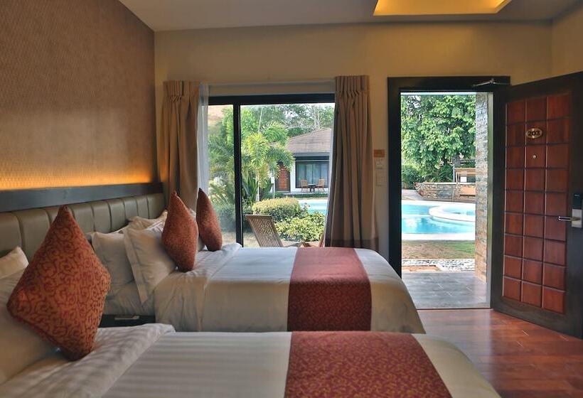 Premium Room Pool View, Coron Soleil Garden Resort