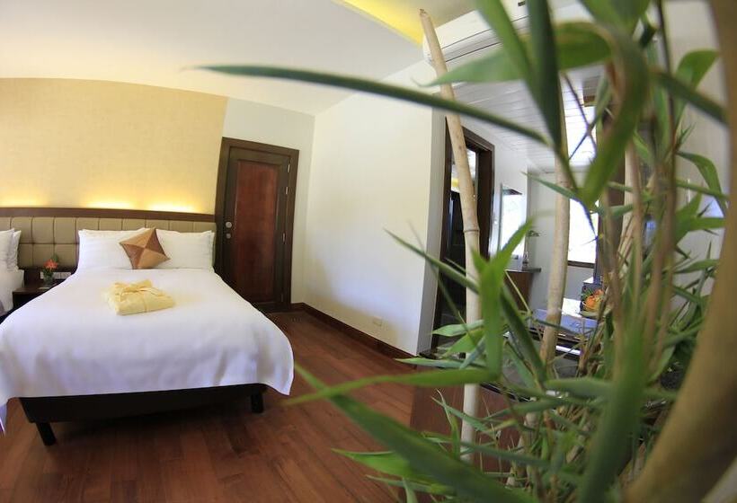 Premium Room Pool View, Coron Soleil Garden Resort