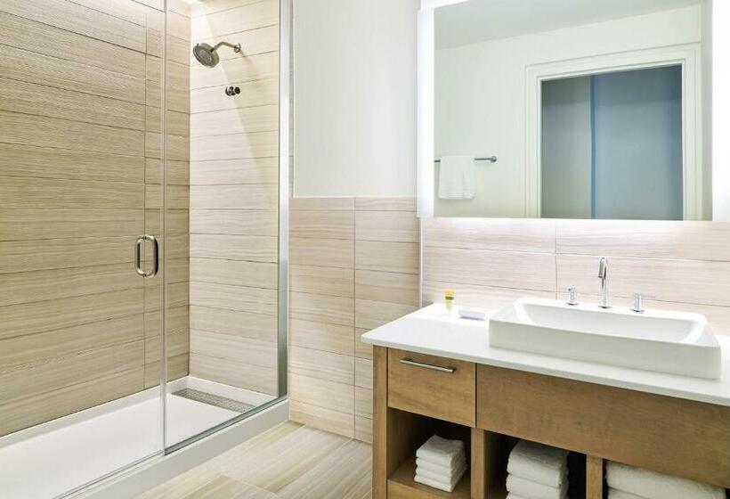 带大床的标准间, Element Huntsville