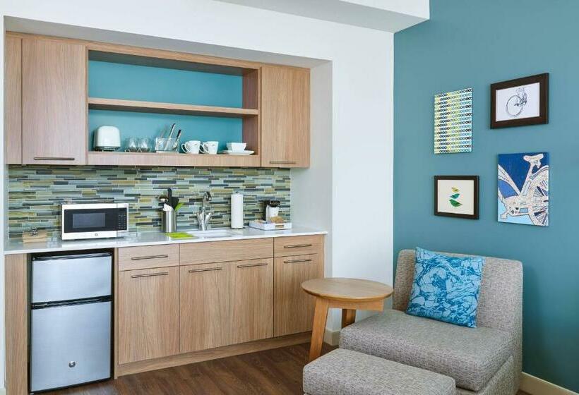 带大床的标准间, Element Huntsville