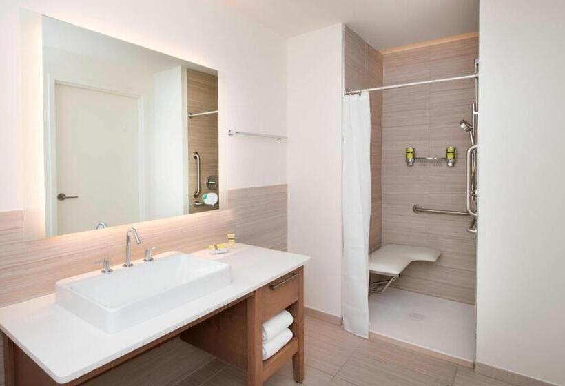 带大床的标准间, Element Huntsville