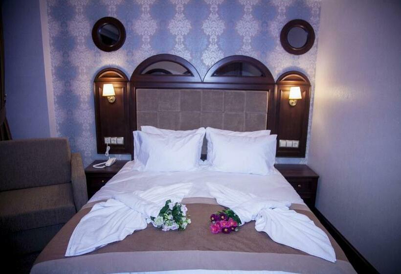 اتاق استاندارد, Golden Pen