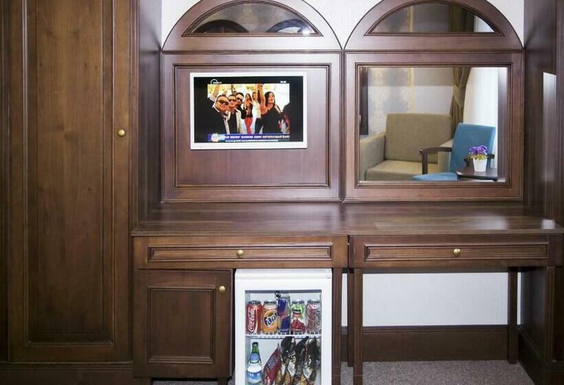 اتاق استاندارد سه نفره, Golden Pen