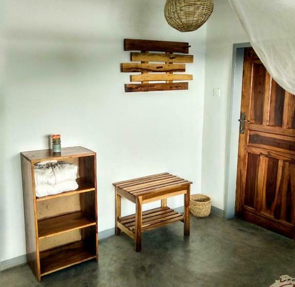 اتاق استاندارد با چشمانداز باغ, Kamunjila Lodge