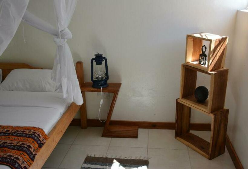 اتاق استاندارد با چشمانداز باغ, Kamunjila Lodge