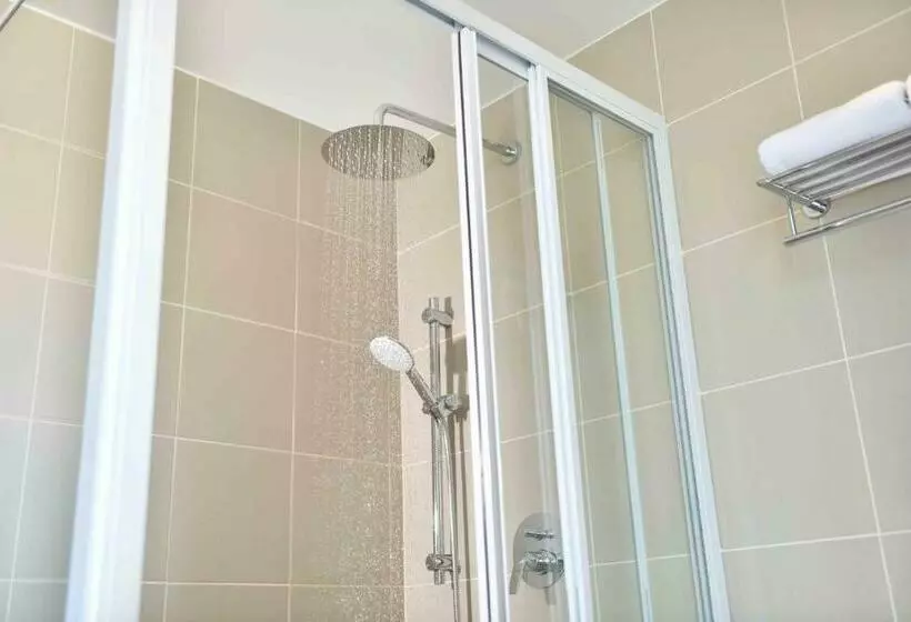 Standard-studio Queen-vuode, Lakeview Terrace Resort Pengerang