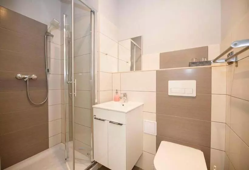 اتاق استاندارد با بالکن, Libušina Villa