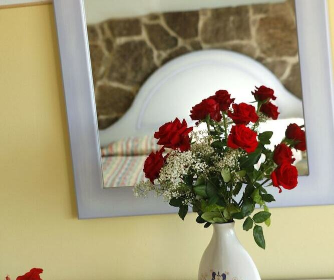 غرفة قياسية, Luci Del Faro