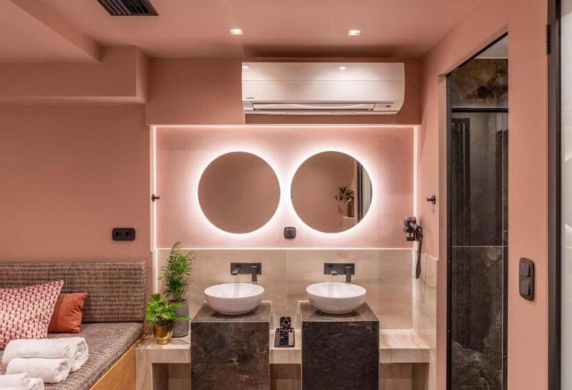 جناح مزود بجاكوزى, Olympus Terra Boutique